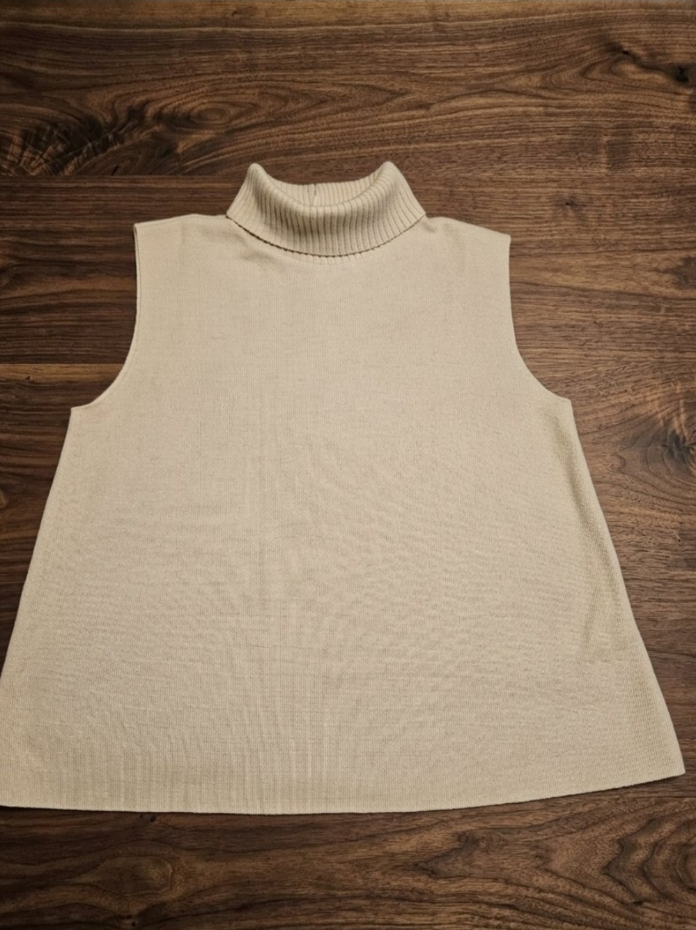 Sleeveless Turtleneck Top - Cream
